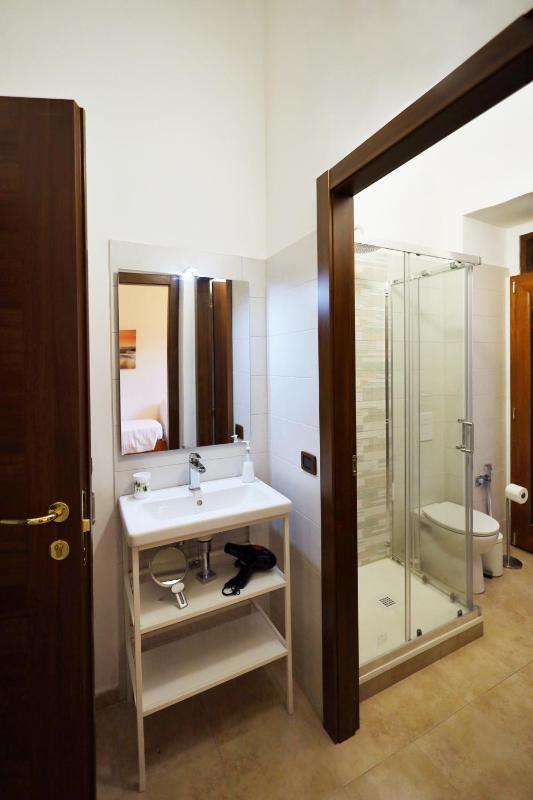 Cataneasy Rooms - image 10