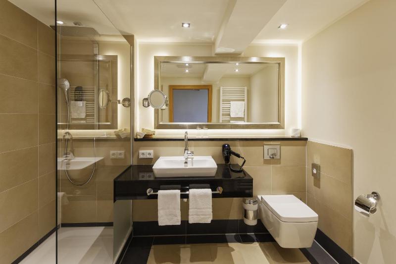 Deluxe Double Room with Panorama View image 4