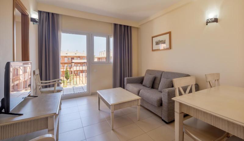 One-Bedroom Apartment (3 Adults) image 4