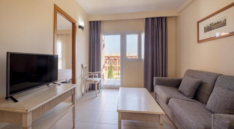 One-Bedroom Apartment (3 Adults) image 3