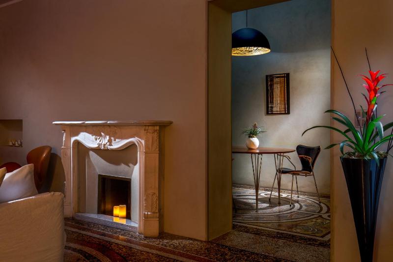 Presidential Suite (2 Adults) image 3