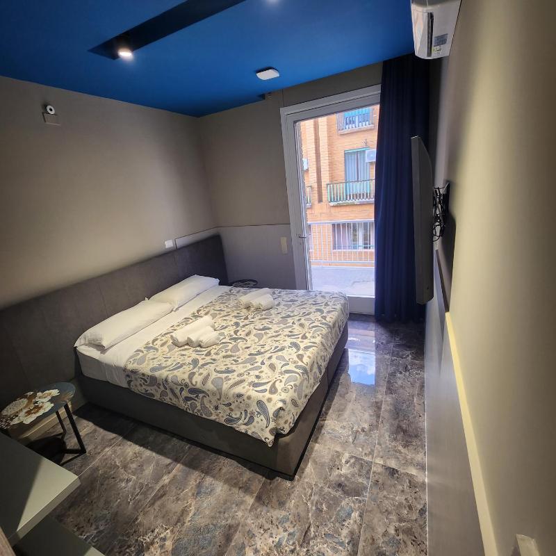 Double or Twin Room with Side Sea View image 2