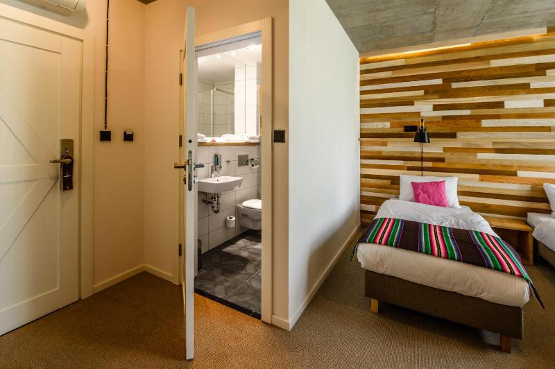 Standard Double or Twin Room image 2