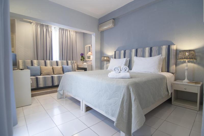 Comfort Room with Side Sea View image 4