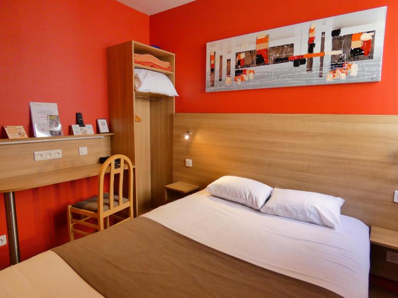 Double Room image 3