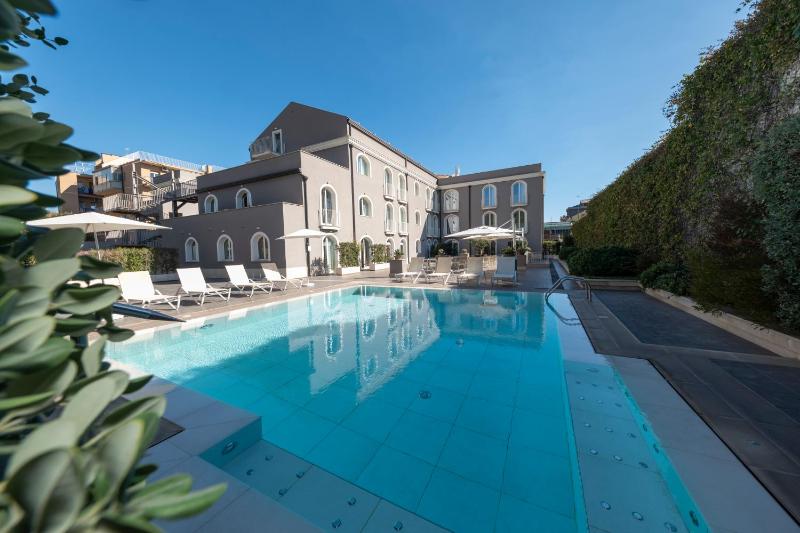 Airone City Hotel - image 1