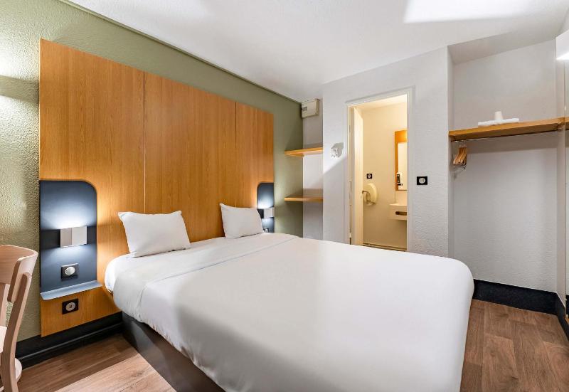 Double Room - Non-Smoking  image 1