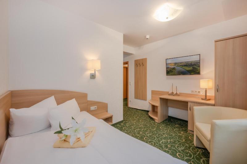 Standard Single Room with Shower image 2