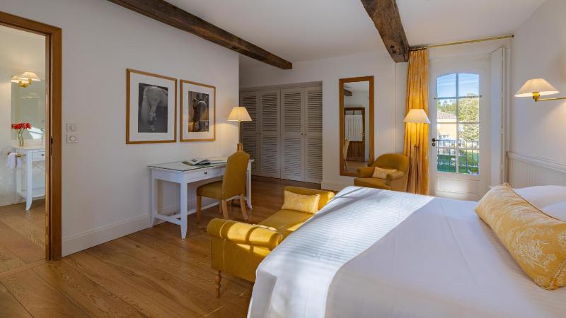 Superior Double or Twin Room image 4