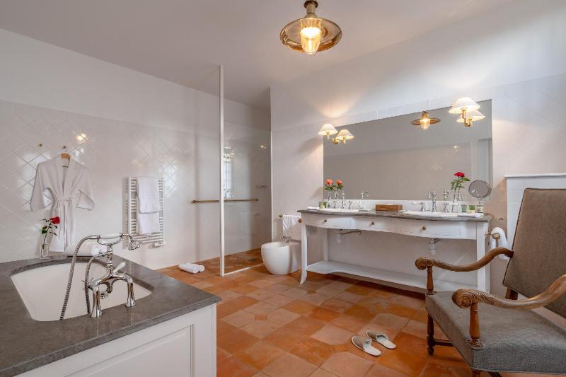 Suite image 2