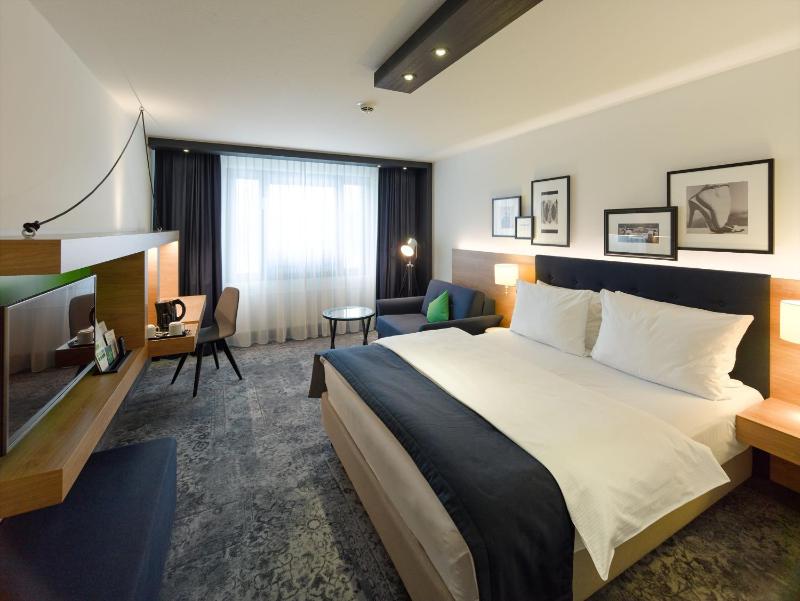 Standard Room image 3