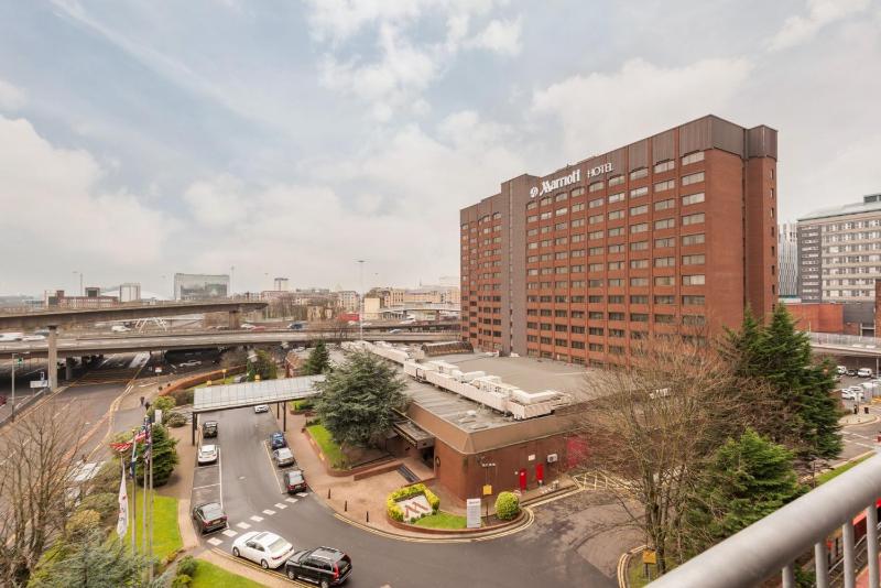 One Bedroom Apartment - Argyle Steet image 4