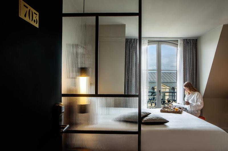 Standard Double Room image 2