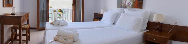 Double Room with Sea View image 3