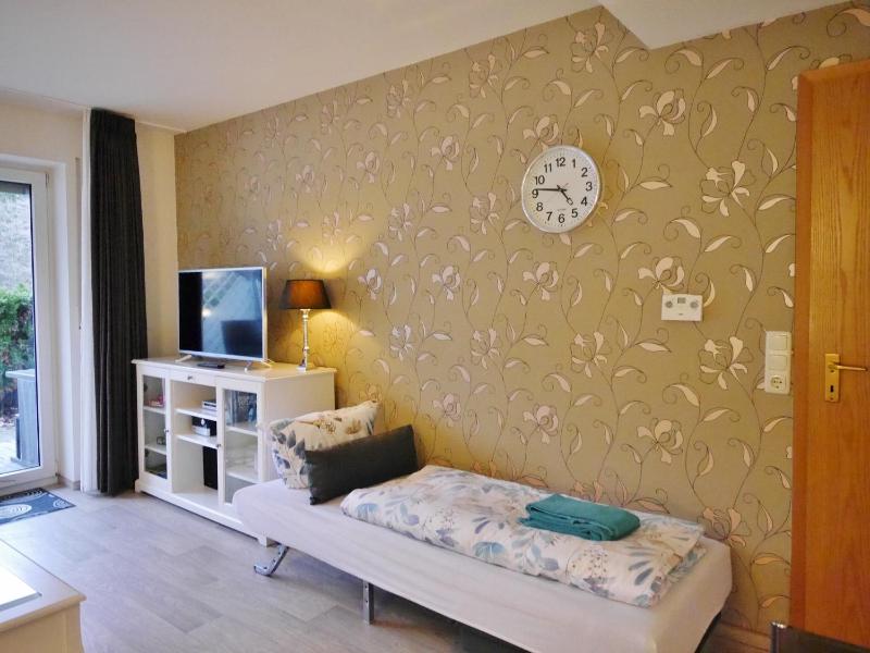 One-Bedroom Apartment image 2