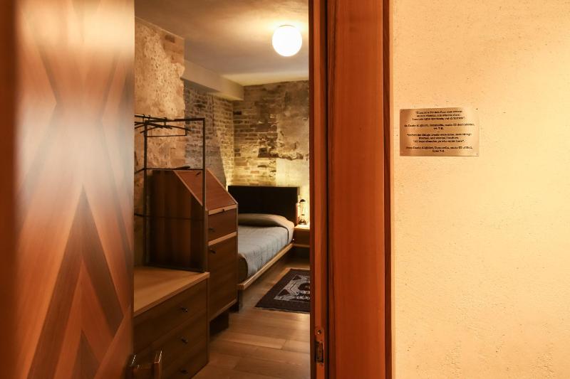 Single Room image 4