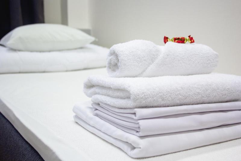 Single Room with Shared Bathroom image 4