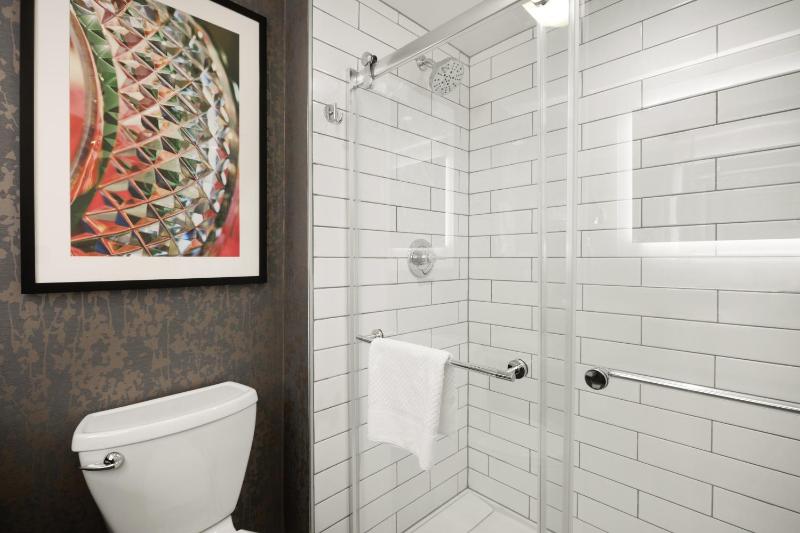 Premium Studio Suite with King Bed image 2