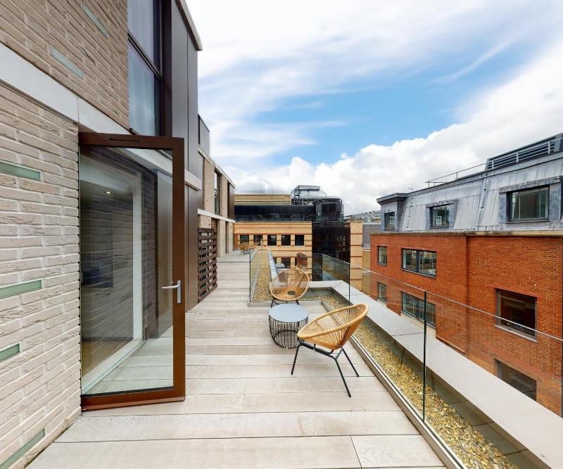 Executive Two Bedroom Apartment with Terrace image 3