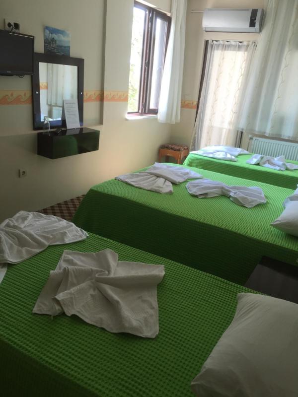 Quadruple Room image 3