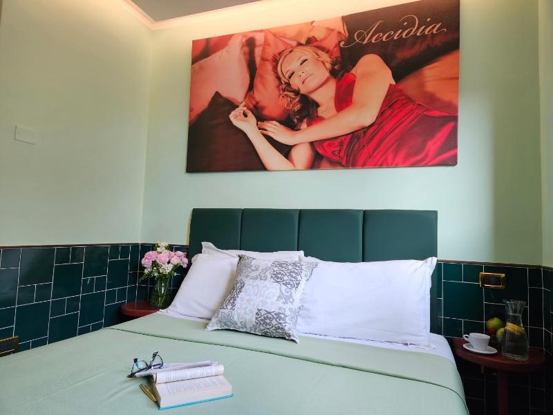 Double Room image 1