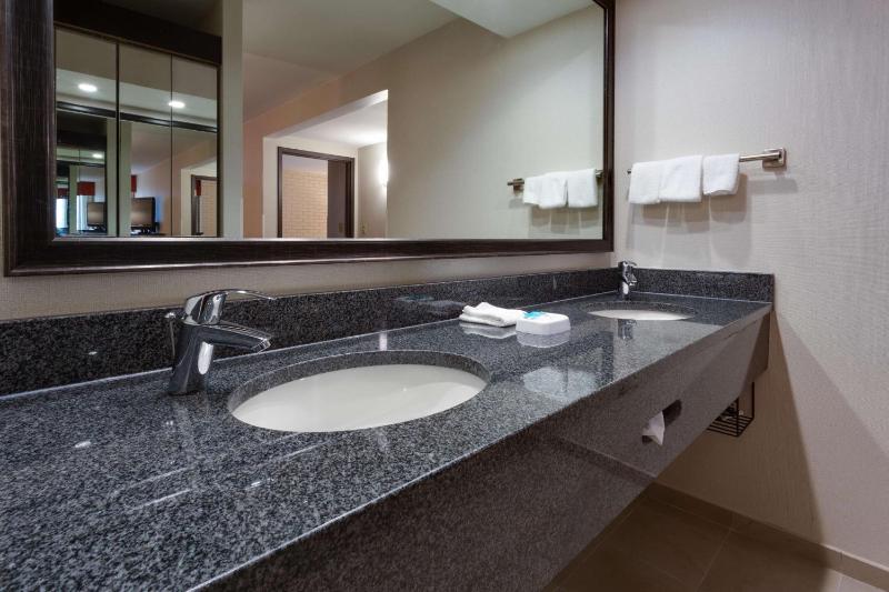 King Suite image 2