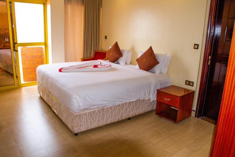 Sainte Famille Hotel - image 5