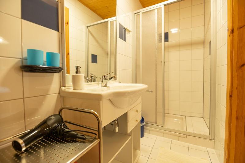 Small Double Room image 4