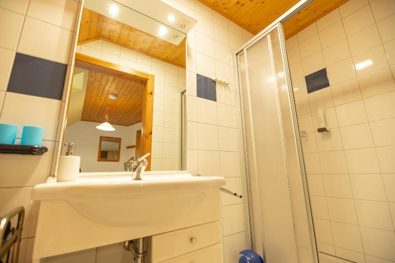 Small Double Room image 3