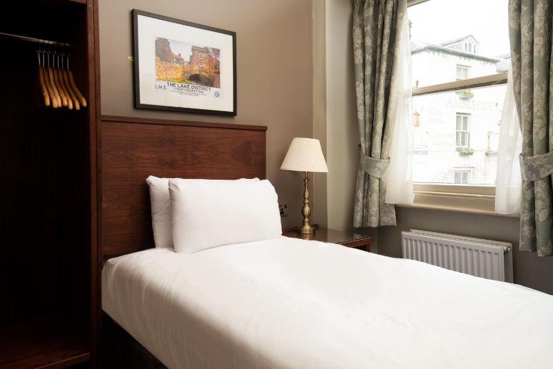 Single Room image 3