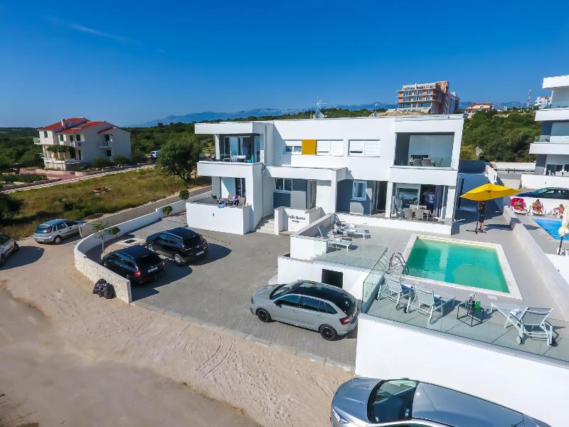 Pool Apartments Villa Dalia - image 3