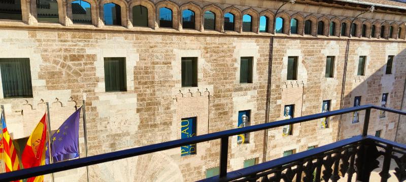 Deluxe Double Room image 3