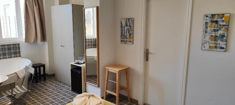 Double Room with Spa Bath image 2