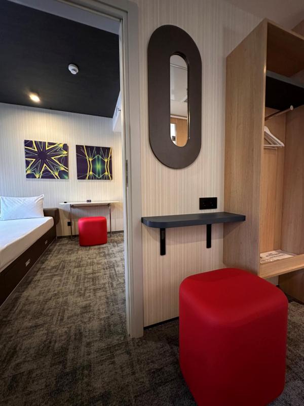 Deluxe Double Room with Shower image 4