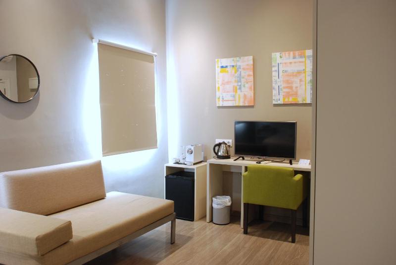 Classic Double Room image 2