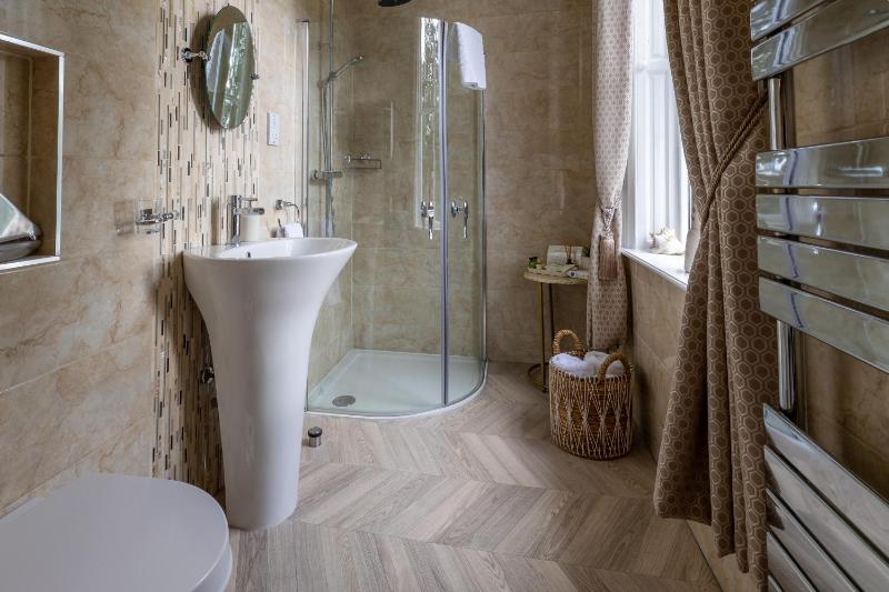 Deluxe King Room - Winter image 2