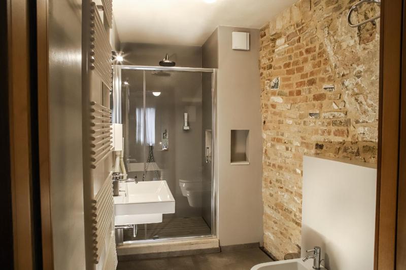 Single Room image 2