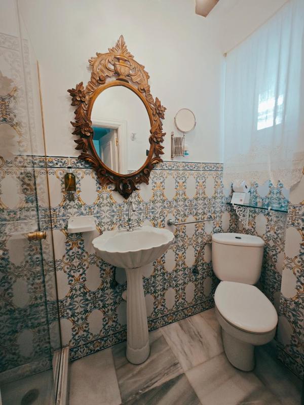 Single Room image 2