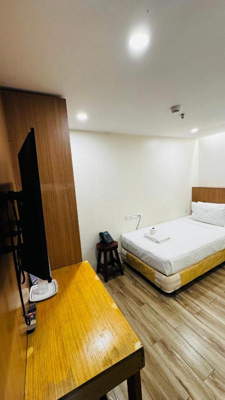 Single Room image 1