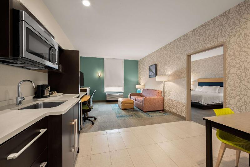 King Suite - Hearing Access/Non-Smoking image 4