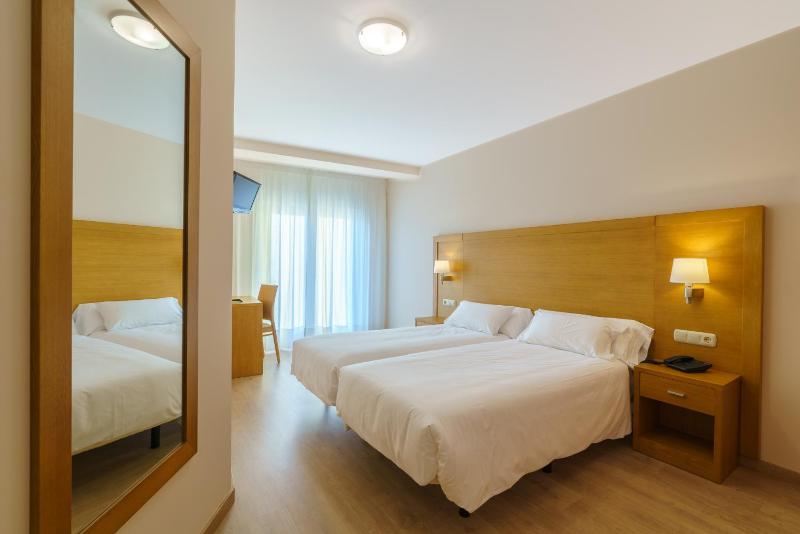 Twin Room with Sea View image 1