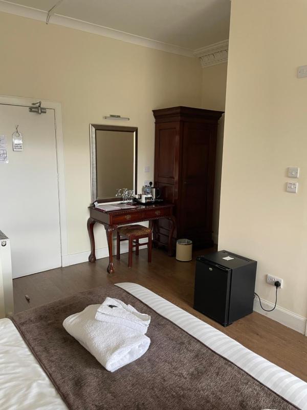 Superior Double Room image 3