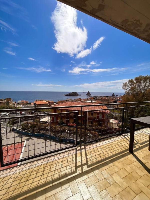 Triple Room with Sea View image 4