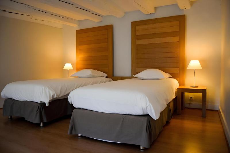 Twin Room image 1