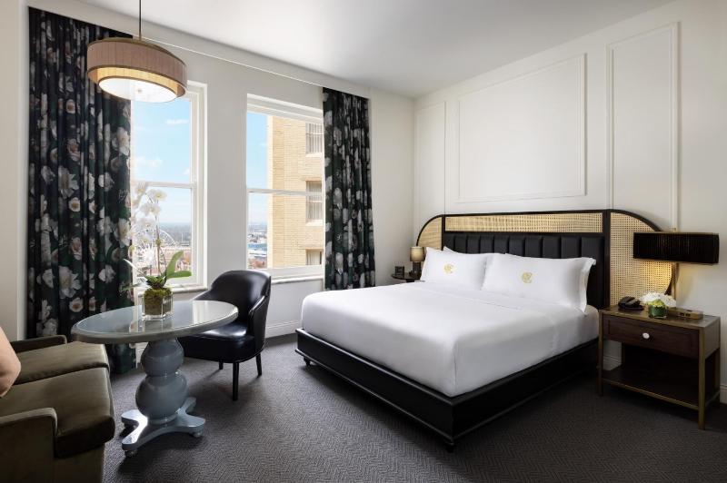 King Room image 3
