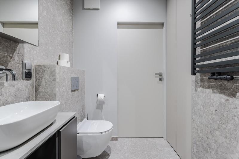Stylowe Studio Very Berry w Poznaniu z Parkingiem i Balkonem by Noclegi Renters - image 16