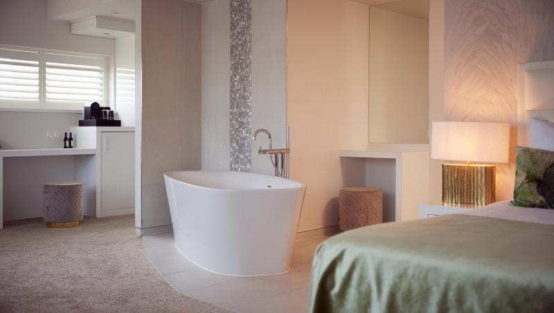 Amethyst Quartz Suite image 2