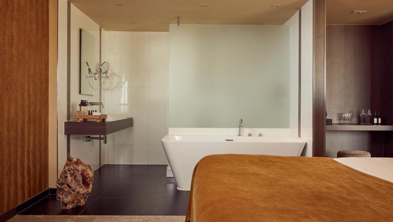 Nevada Diamond Suite image 2