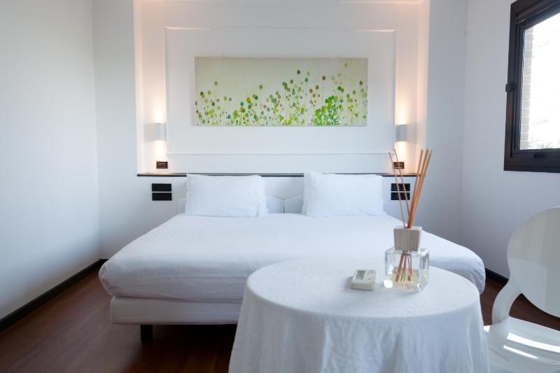 Junior Suite with Hill View (3 Adults) image 1