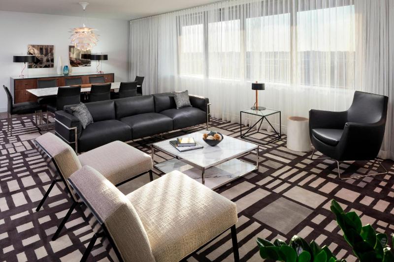 Presidential Suite image 4